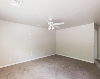 1000 Foster St Drive - Photo Thumbnail 1