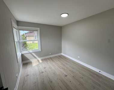 16439 Cottage Grove Avenue - Photo Thumbnail 6