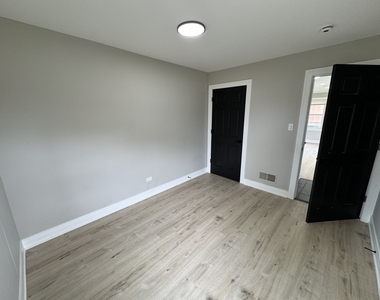 16439 Cottage Grove Avenue - Photo Thumbnail 8