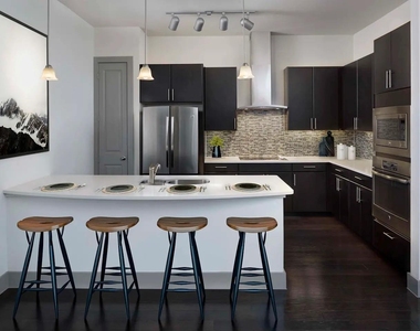 3939 W Alabama Street - Photo Thumbnail 4
