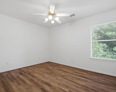 130 Ledgestone Place - Photo Thumbnail 19