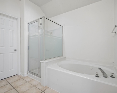 130 Ledgestone Place - Photo Thumbnail 17