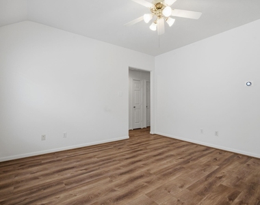 130 Ledgestone Place - Photo Thumbnail 12