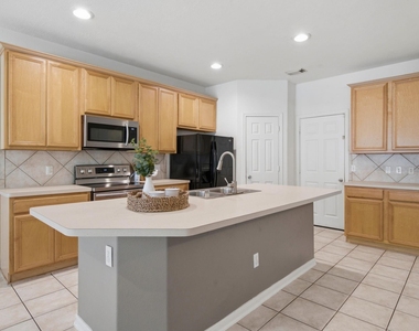 130 Ledgestone Place - Photo Thumbnail 6