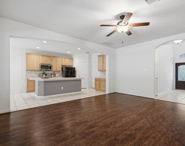 130 Ledgestone Place - Photo Thumbnail 4