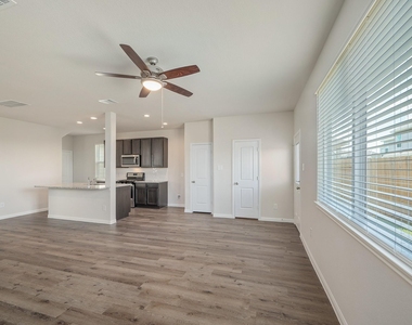 3915 Deledda Drive - Photo Thumbnail 5