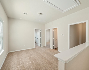 3915 Deledda Drive - Photo Thumbnail 11