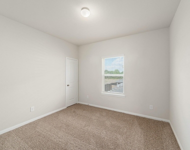 3915 Deledda Drive - Photo Thumbnail 16