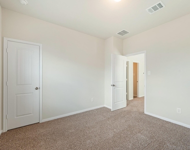 3915 Deledda Drive - Photo Thumbnail 14
