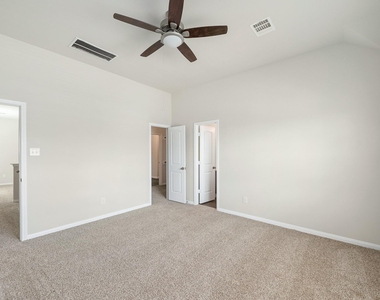 3915 Deledda Drive - Photo Thumbnail 21