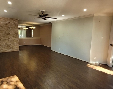 9700 Leawood Boulevard - Photo Thumbnail 3