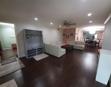 9700 Leawood Boulevard - Photo Thumbnail 1