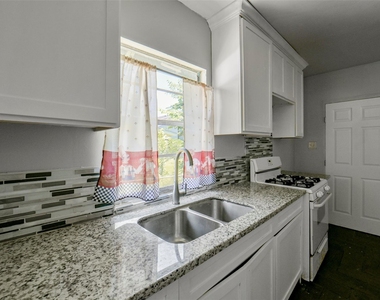 220 Engel Street - Photo Thumbnail 8