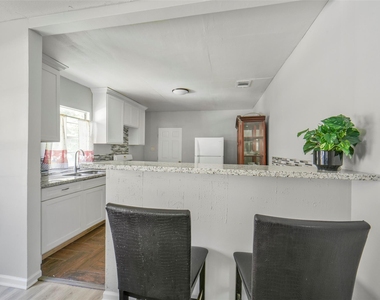 220 Engel Street - Photo Thumbnail 5