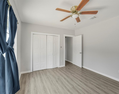 220 Engel Street - Photo Thumbnail 16