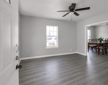 220 Engel Street - Photo Thumbnail 2