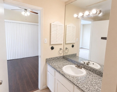 3100 Walnut Bend Lane - Photo Thumbnail 11