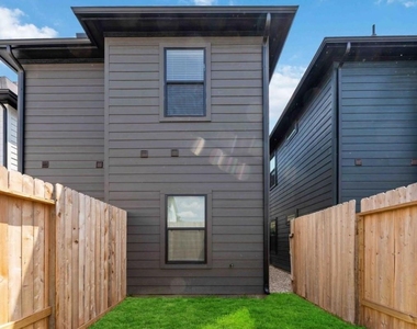 8023 Cora Street - Photo Thumbnail 20