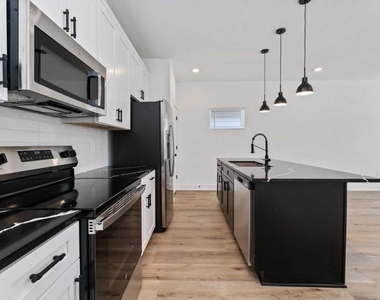 8023 Cora Street - Photo Thumbnail 5