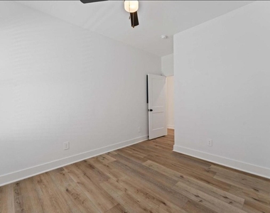 8023 Cora Street - Photo Thumbnail 14