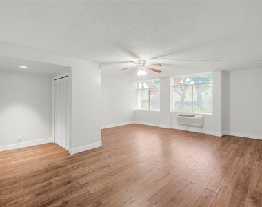 7520 Hornwood Drive - Photo Thumbnail 9