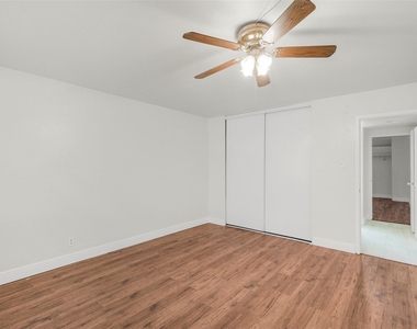 7520 Hornwood Drive - Photo Thumbnail 11