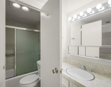 7520 Hornwood Drive - Photo Thumbnail 14