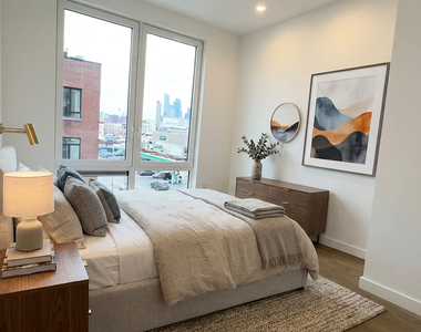 210 Greenpoint Avenue - Photo Thumbnail 5