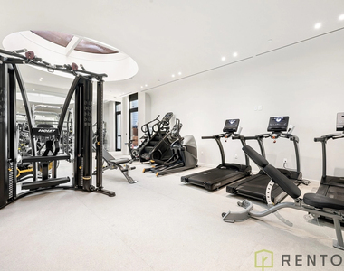 210 Greenpoint Avenue - Photo Thumbnail 8