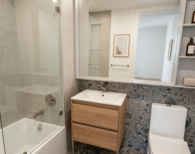 210 Greenpoint Avenue - Photo Thumbnail 6