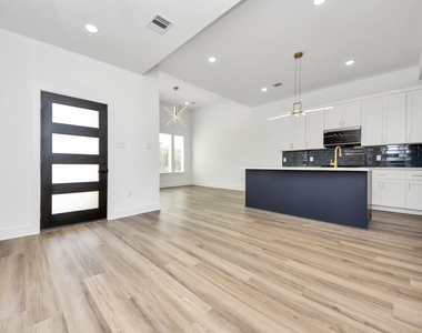 9309 Caddo Street - Photo Thumbnail 7