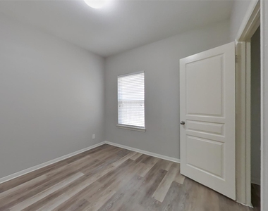 6103 Coleus Street - Photo Thumbnail 11