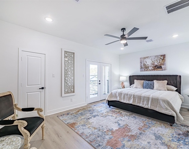 7806 Comal Street - Photo Thumbnail 12