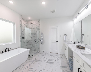 7806 Comal Street - Photo Thumbnail 13