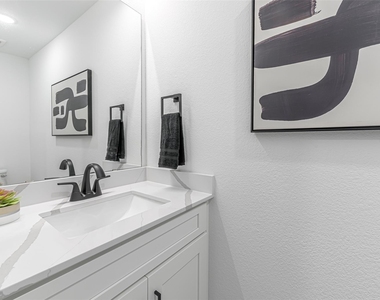 7806 Comal Street - Photo Thumbnail 8
