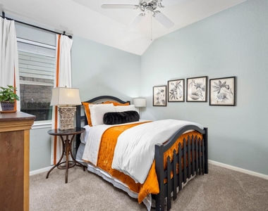 18918 Cove Mill Lane - Photo Thumbnail 14