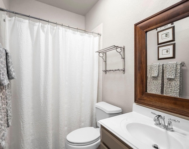 18918 Cove Mill Lane - Photo Thumbnail 15