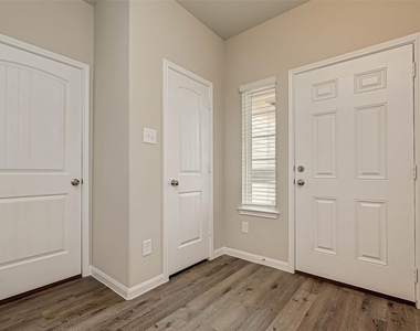 2507 Steelhead Drive - Photo Thumbnail 2