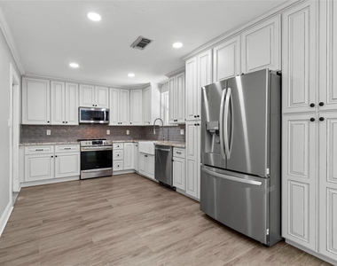 510 Brandywyne Drive - Photo Thumbnail 5