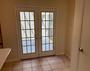 1830 Veranda Drive - Photo Thumbnail 9