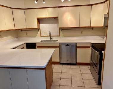 1830 Veranda Drive - Photo Thumbnail 6