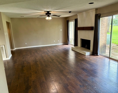 1830 Veranda Drive - Photo Thumbnail 4