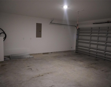 2622 American Ruby Dr - Photo Thumbnail 11