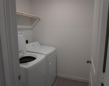 2622 American Ruby Dr - Photo Thumbnail 2