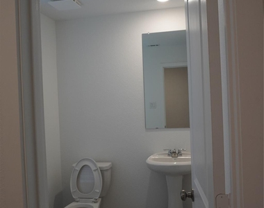 2622 American Ruby Dr - Photo Thumbnail 12