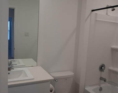 2622 American Ruby Dr - Photo Thumbnail 3