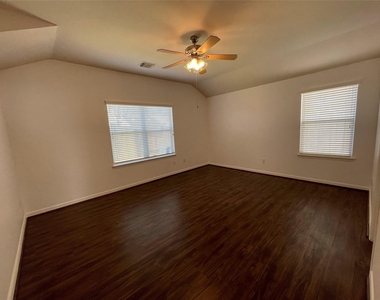 2210 Tremont Trail Lane - Photo Thumbnail 6