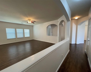2210 Tremont Trail Lane - Photo Thumbnail 2