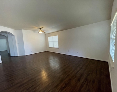 2210 Tremont Trail Lane - Photo Thumbnail 1