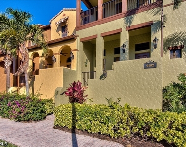 9102 Capistrano Street S - Photo Thumbnail 2